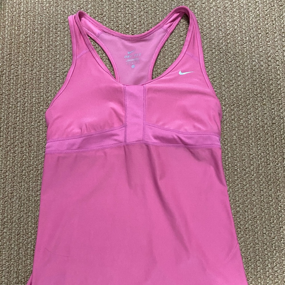 Cute Nike Dri Fit Tank with Built in Bra Medium